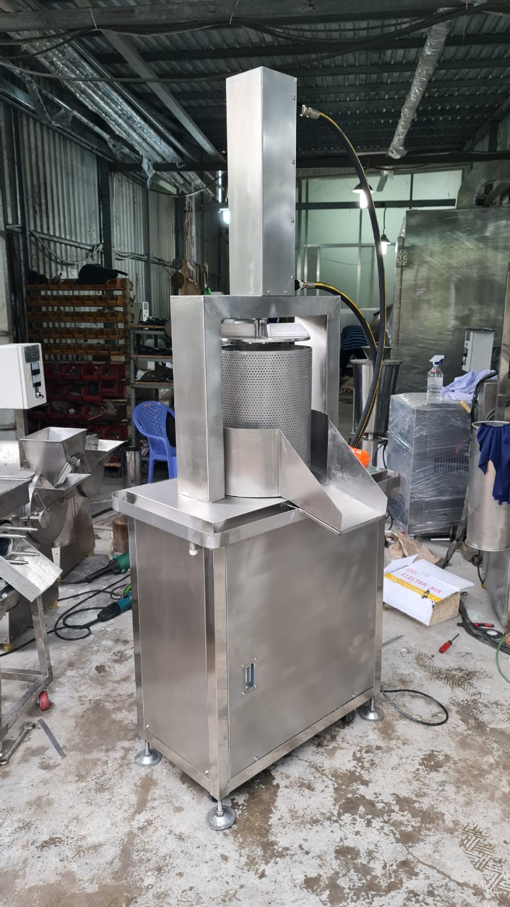 Cụm máy xay vắt nước rau má