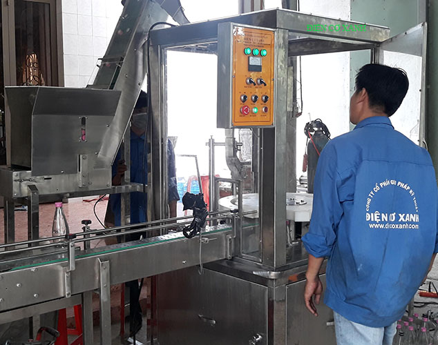 DÂY CHUYỀN CHIẾT RÓT NƯỚC NGỌT TỰ ĐỘNG