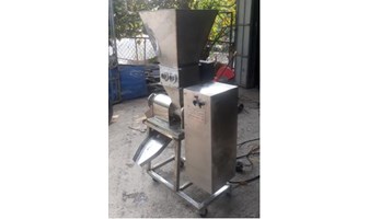 Máy ép khóm trực tiếp từ trái khóm - Điện Cơ Xanh